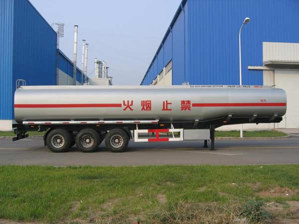 出口车型45方油罐半挂运输车